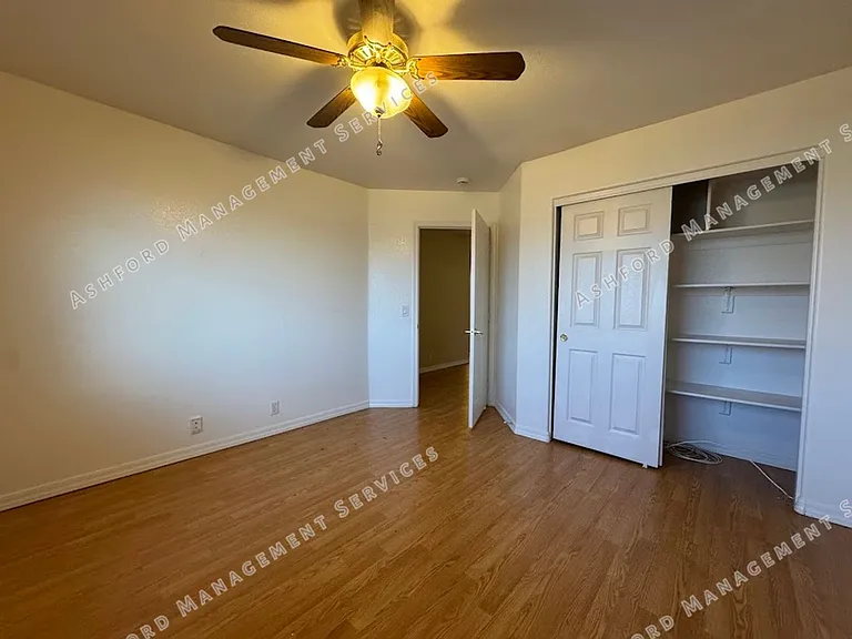 1510 E Charleston Ave — Photo 22