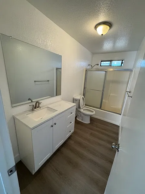 2 bed, $1,625 — Photo 3