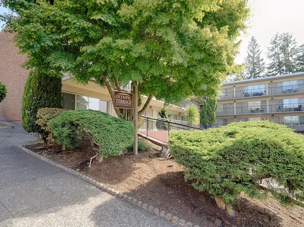 Prime location for walkable living near shops and restaurants!, 225 W Olympic Pl #102, Seattle, WA 98119