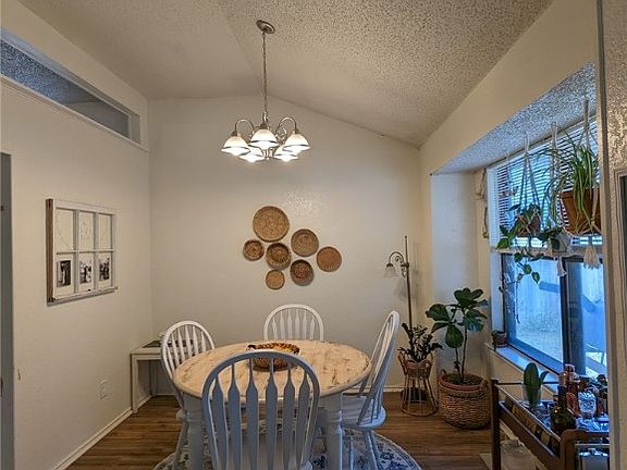3rd image of 4805 Glass Mountain Dr