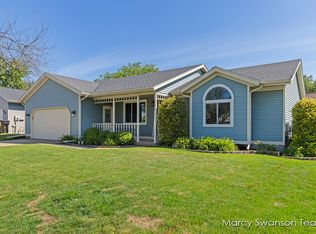 2091 Sandstone Dr, Jenison, MI 49428