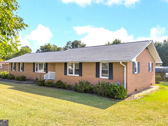 2nd image of 1229 Crestview Dr