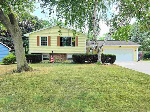 540 Somerset Dr, Green Bay, WI 54301