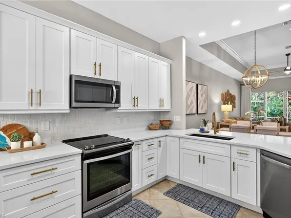 8180 Sanctuary DR #2, NAPLES, FL 34104