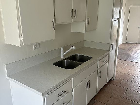 3rd image of 1520 Butler Ave APT 8