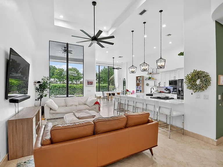 10337 Trianon Pl — Photo 23