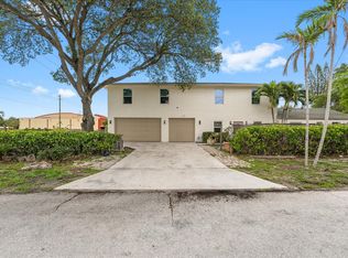 156 W 11th St, Riviera Beach, FL 33404