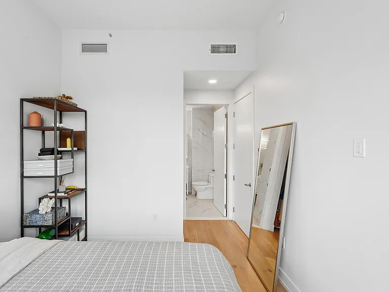 47-01 Vernon Blvd #2D — Photo 8