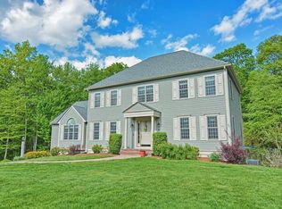 43 Arnold Way, Uxbridge, MA 01569