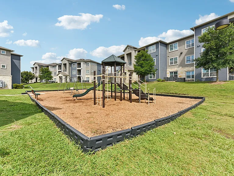 Heights on Parmer Apartments — Photo 17