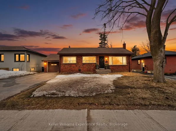 106 Nelson St, Barrie, ON L4M 4K7