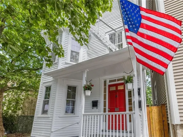 28 Young St #3, Newport, RI 02840