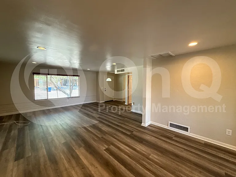 8601 E Calle Bolivar — Photo 10