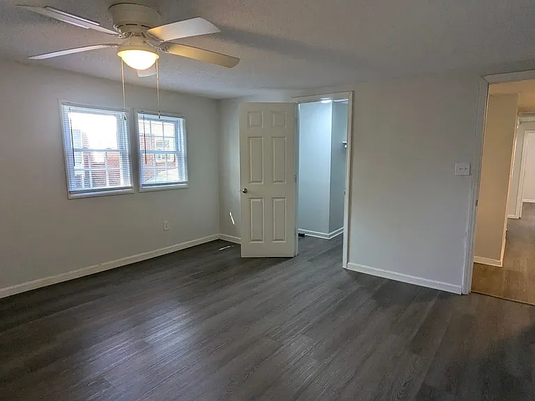 907 Bennett St — Photo 13