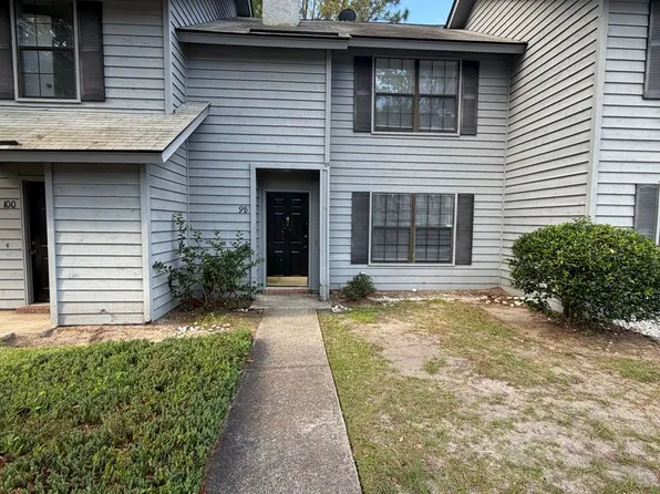 98 Hidden Lake Ct, Savannah, GA 31419