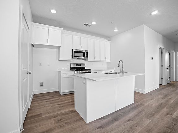 4th image of 5801 S Garnet Dr #7302