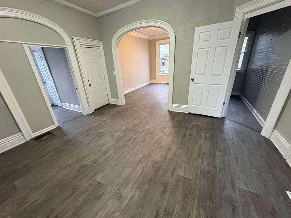 1st image of 40 Glen Ave APT 1