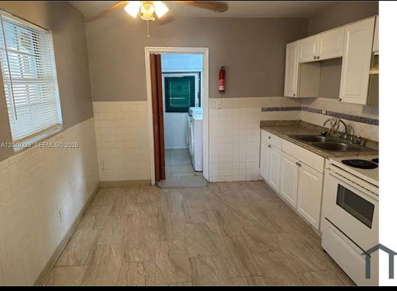2 bed, 1.0 bath, 1061 sqft, $2,000 — Photo 1