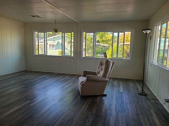 #2-LIVING ROOM