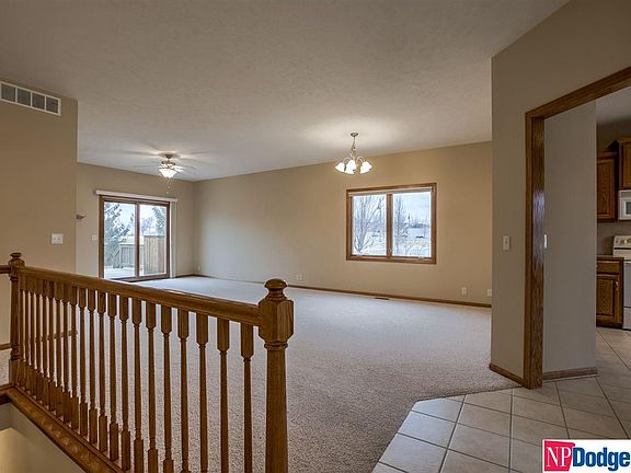 4th image of 9518 Honey Locust Cir