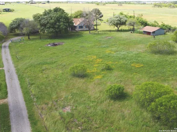 5985 fm 1628, Adkins, TX 78101