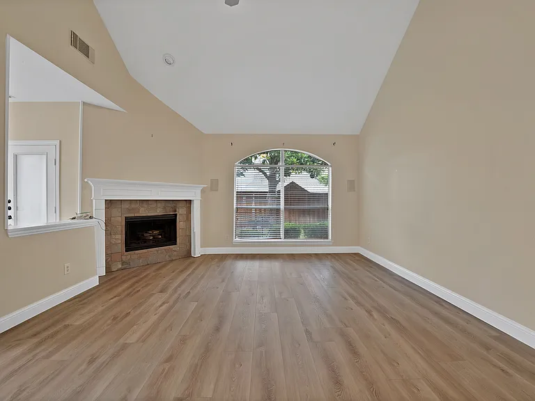 18638 Tall Oak Dr — Photo 16