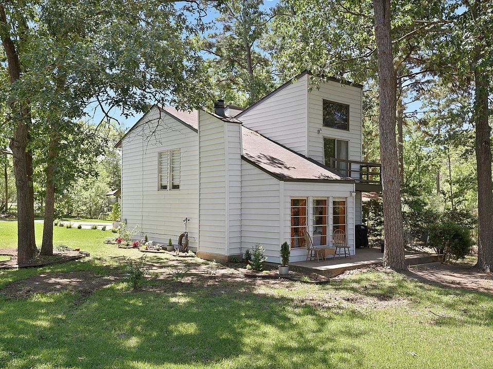 1st image of 141 N Pine Harbour Dr