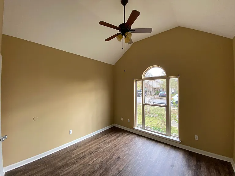 525 Fox Run Cir — Photo 6
