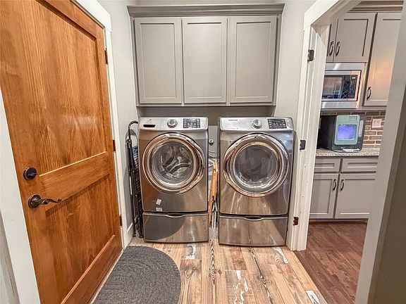 3rd image of 240 Cox Rd