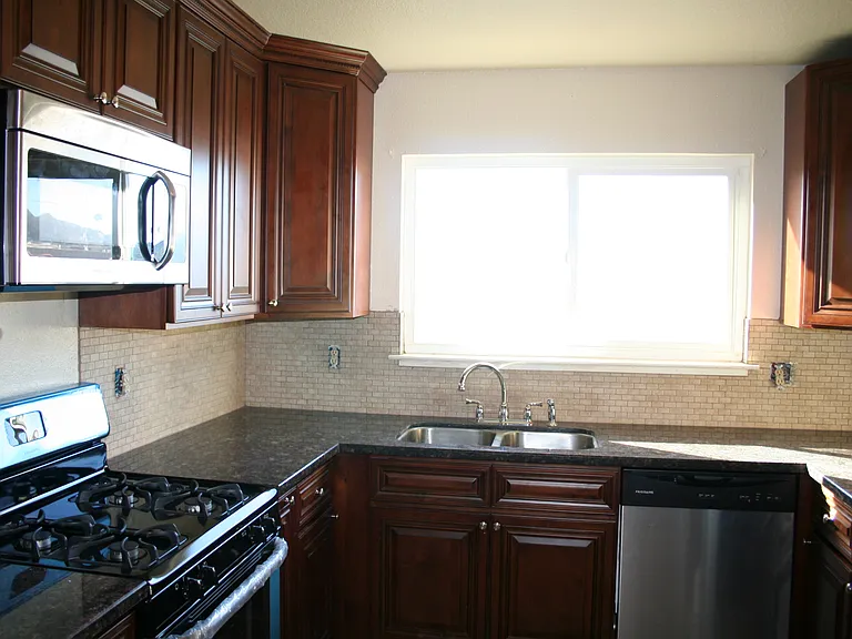 411 Commercial Ave #A — Photo 4