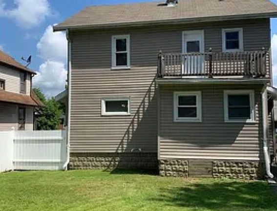2nd image of 571 Garfield Pl