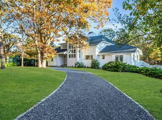 19 Bay Woods Dr, Hampton Bays, NY 11946