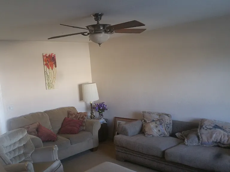 1013 E Glade Ave #6 — Photo 3