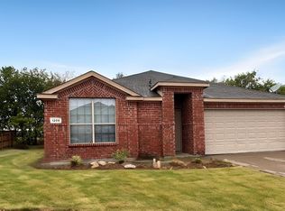 1206 Primrose Dr, Sanger, TX 76266