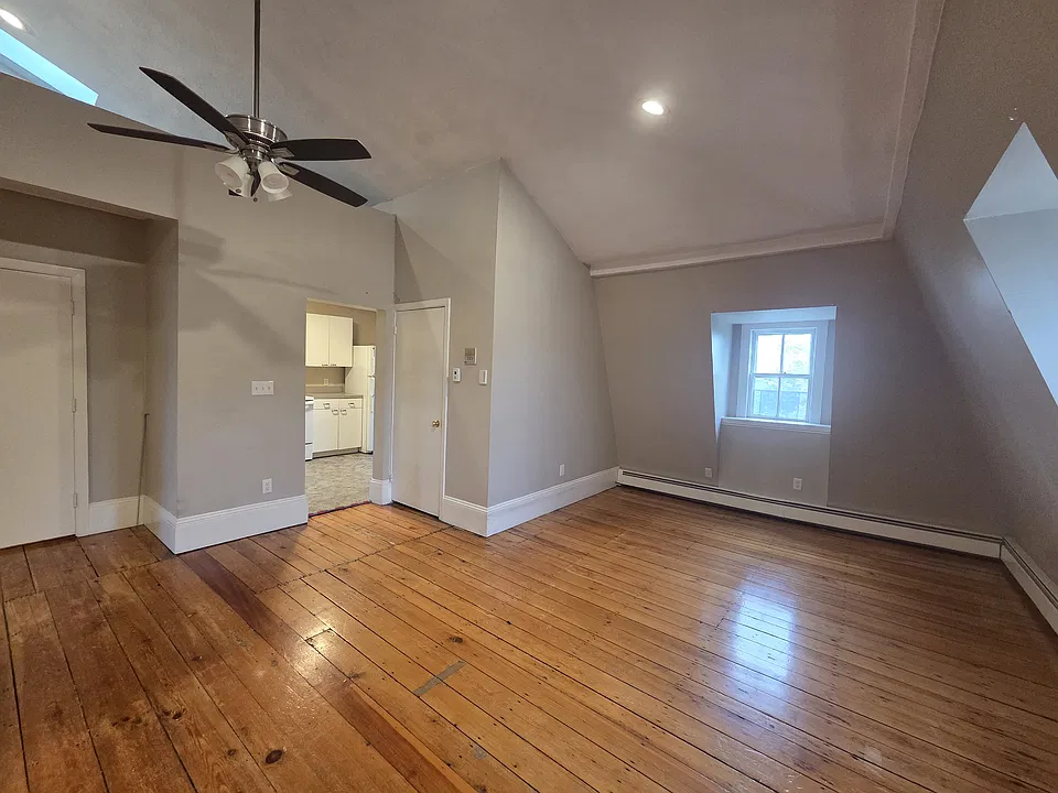 267 Lafayette St #3
