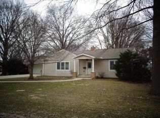 609 N Main St, Le Roy, IL