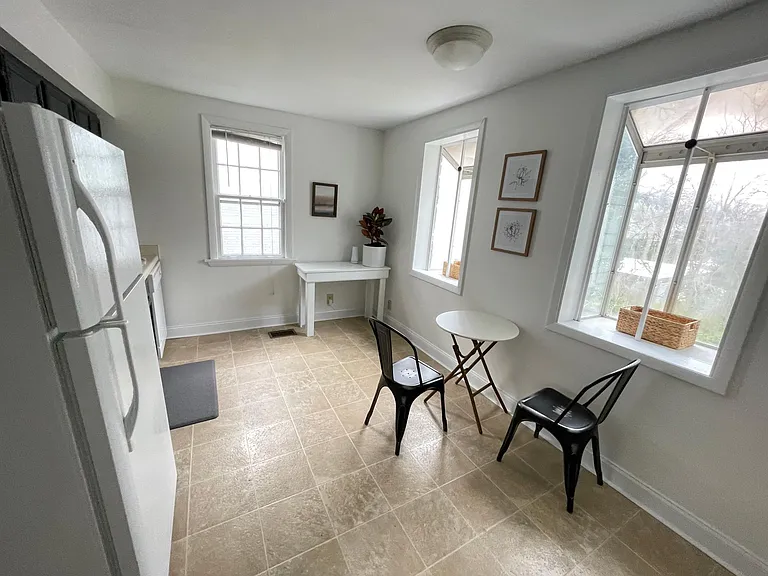 2613 Westwood Dr — Photo 11