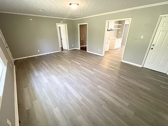 3rd image of 3108 Mensi St