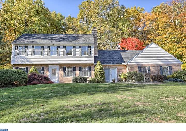 1st image of 13 Highland Dr