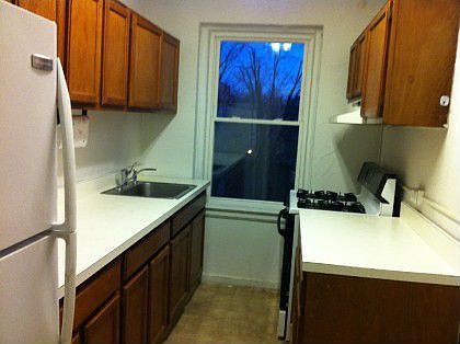 1st image of 120 Woodside Grn