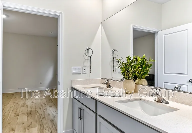 806 Dorset Stream Dr — Photo 14