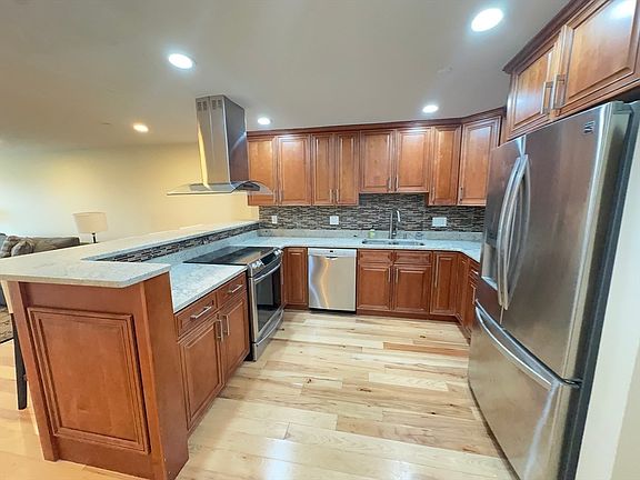 3rd image of 1001 Marina Dr APT 213