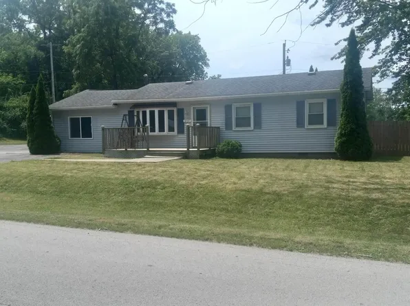 214 E 5th St, Coal Valley, IL 61240