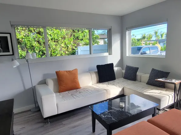 9955 SW 215th St, Cutler Bay, FL 33189