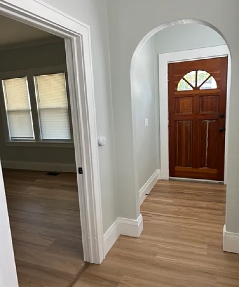 1084 Norton St — Photo 1