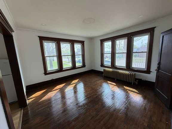 4th image of 328-330 W Marion St #328-1