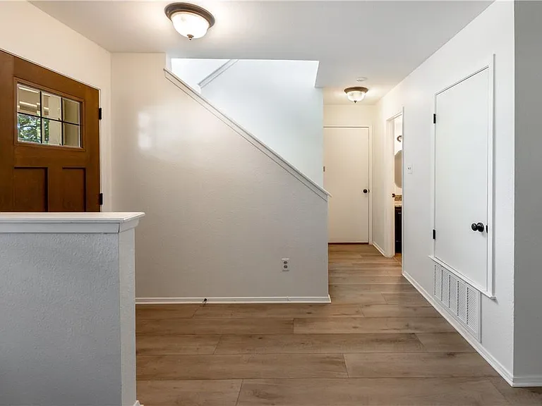 12702 Rhea Ct — Photo 4