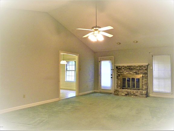 5th image of 12365 Magnolia Ct