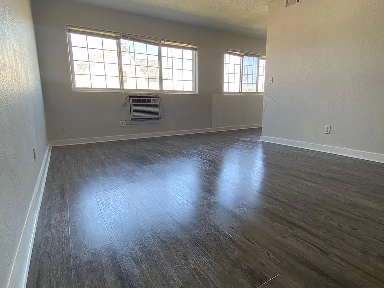 646 22nd Ave NE #1 — Photo 3