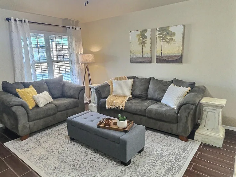 2326 S Joplin Ave — Photo 2